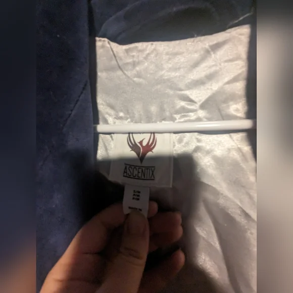 Ascentix Men's Velour Smoking Jacket with Satin Lining - Picture 4 of 10